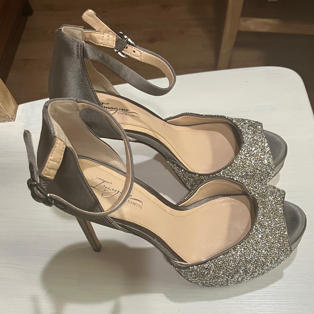 Vince Camuto Silver Glitter Ankle-Strap Heels Size:7/37